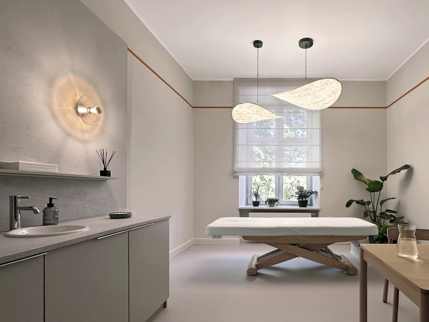 Nowoczesny i spokojny gabinet w Centrum Mente w Krakowie, przygotowany do sesji integracji strukturalnej.